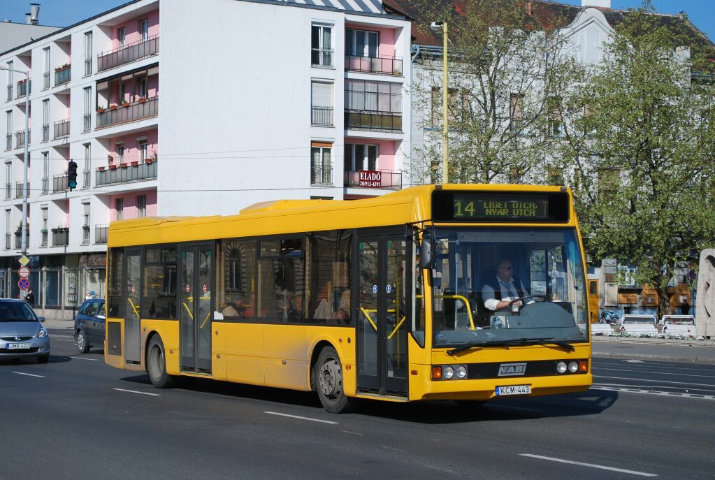Az első busztűz áldozatává vált NABI a győri KCM-443 lett (fotó: Bohus Dávid)