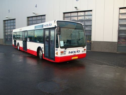 Van Hool A300, az előző üzemeltető színeiben (fotó: trucks.nl)