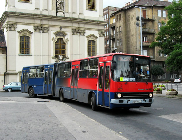 A 18-41V pótlóbusz érkezik a Batthyány térre<br>A képre kattintva a pótlásokról készült fotógalériánkat láthatják