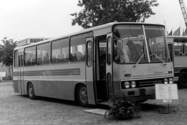 Ikarus 250K, Kuvait számára készült távolsági autóbusz<br>A képre kattintva az 1977-es BNV autóbuszairól készült galériát tekinthetik meg