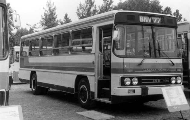 A fejlődő országok nehéz terepviszonyaira kifejlesztett Ikarus 259-es.<br>A képre kattintva az 1977-es BNV autóbuszairól készült galériát tekinthetik meg