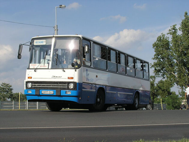 A busz felújítása előtt<br> (fotó: Könözsi Gábor)