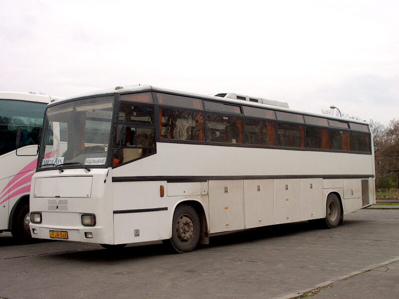 A különleges formavilágú Rákos-Union 120-as<br>A képre kattintva a cég autóbuszaiból készült galériánkat tekinthetik meg
