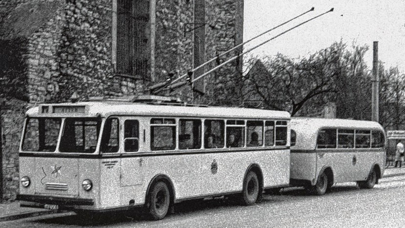 A pótkocsis trolibuszok évtizedekig hozzátartoztak a városképhez<br/>(fotó: wikipedia)