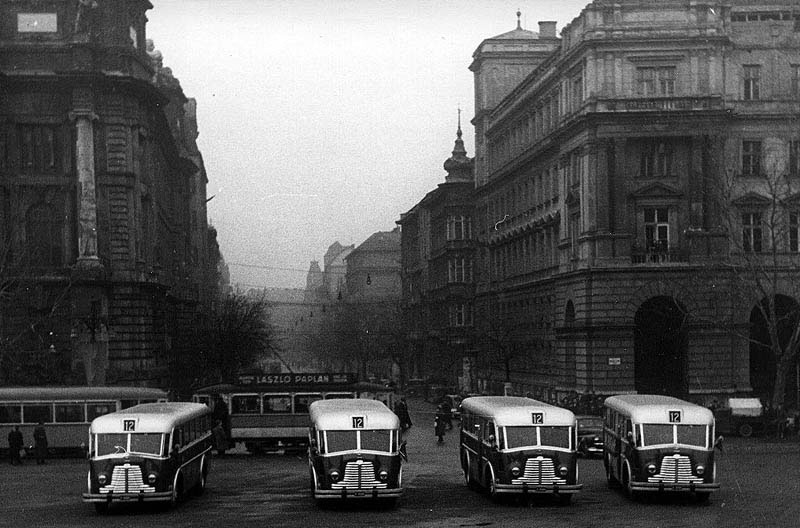 MÁVAG Tr5-ösök átadása a Kossuth téren 1948-ban