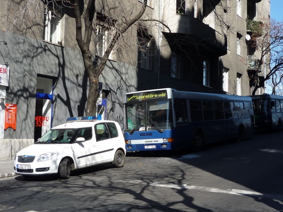 Az összekoccant buszok<br />(fotó: http://ittlakunk.hu)