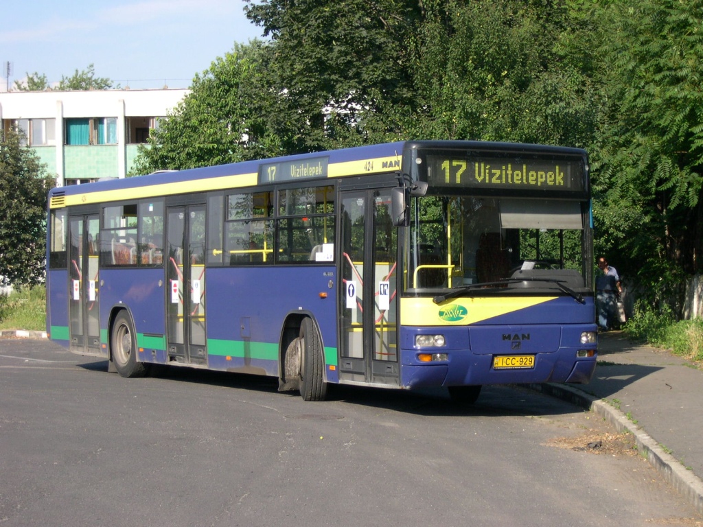 Az MVK egyik MAN autóbusza a Tiszai Pályaudvarnál<br/>A képre kattintva galéria nyílik!<br/>(fotók: Istvánfi Péter)