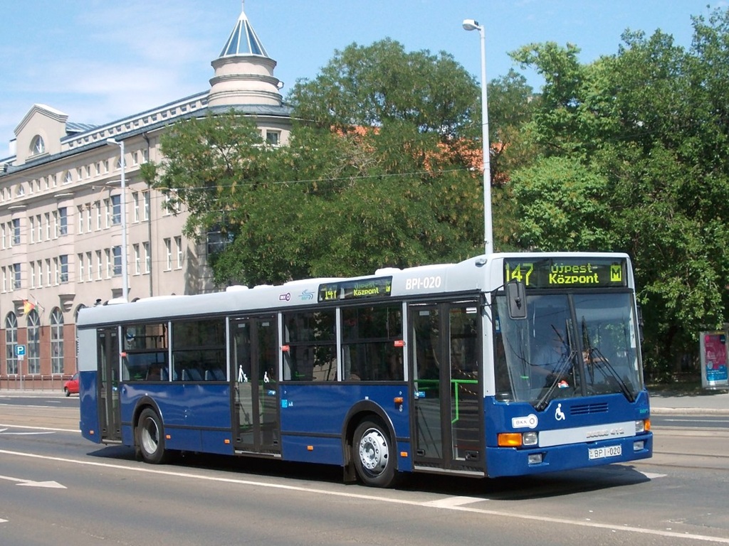 Két év után újabb felújított 412-es Ikarus jelent meg Budapesten <br> a képre kattintva galéria nyílik <br> (Molnár Dániel felvételei)