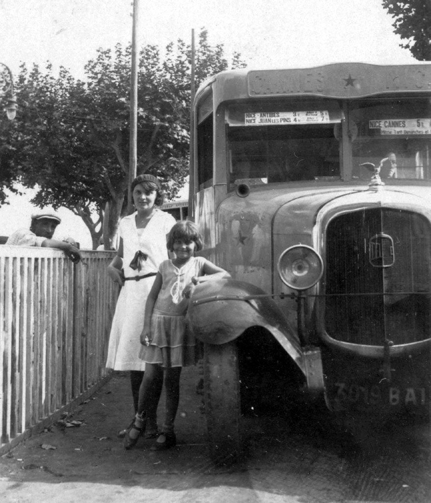 Egy nizzai autóbusz a harmincas években<br/>A képre kattintva galéria nyílik!<br/>(a képek forrása a Fortepan-archívum)