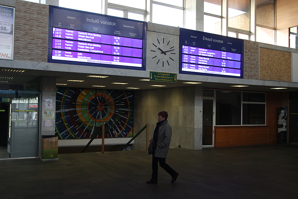 Sopron új utastájékoztató táblája<br>(a képek forrása: GYSEV Zrt.)