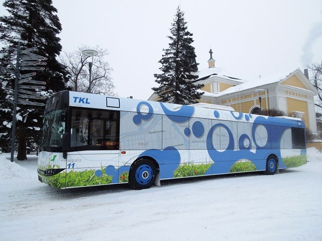 Ezek az első hibrid buszok a városban, ennek apropóján speciális dekorációt kapnak<br>(fotó: Solaris)