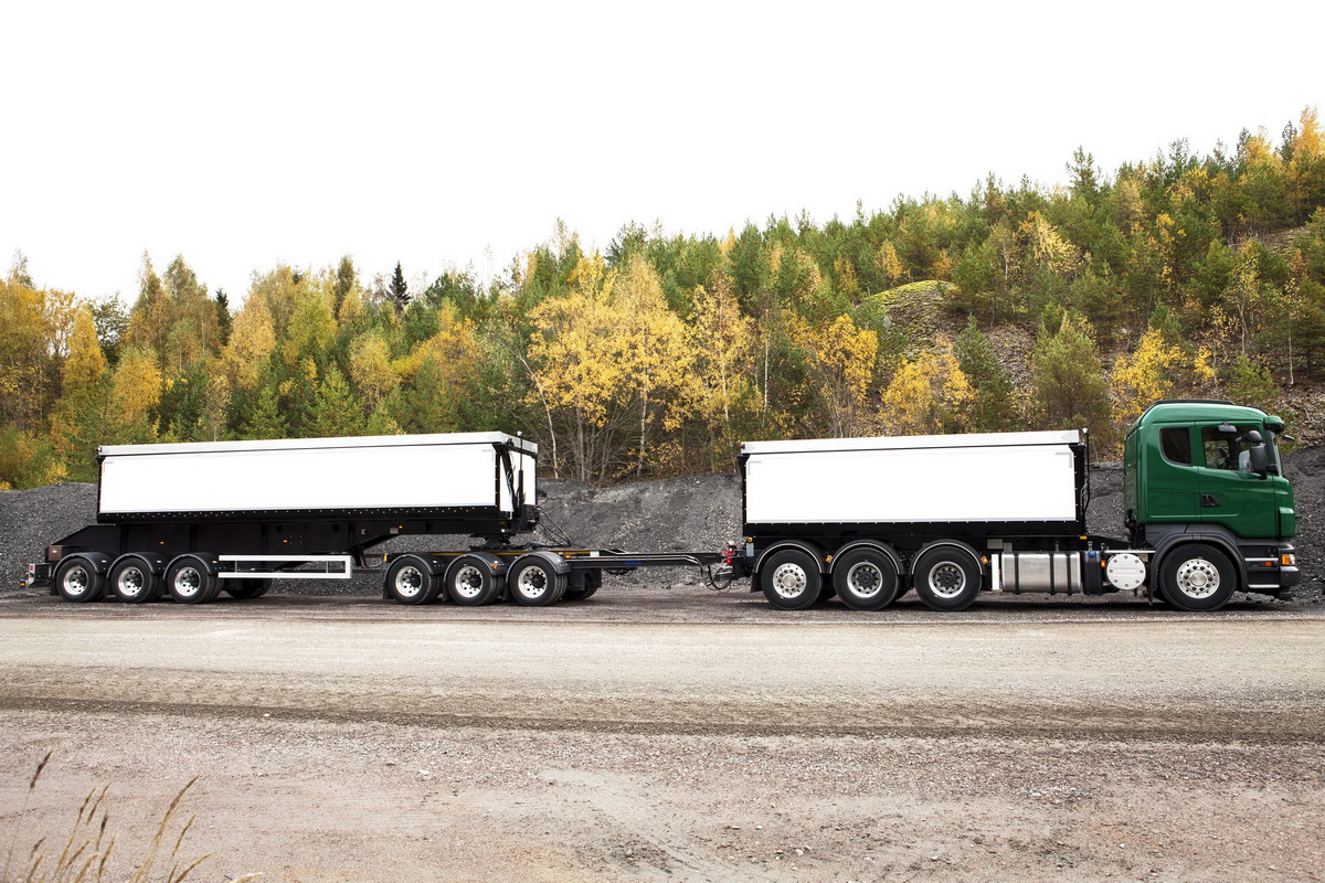 A közútra is engedélyezett jármű 24,8 méter hosszú <br /> (fotó: Scania)