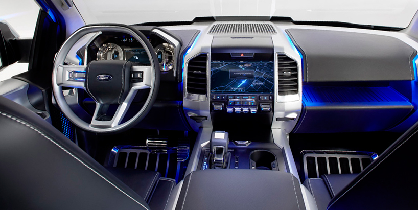 A futurisztikus belső egyszerűsödik a szériaváltozatban <br /> (fotó: Ford)