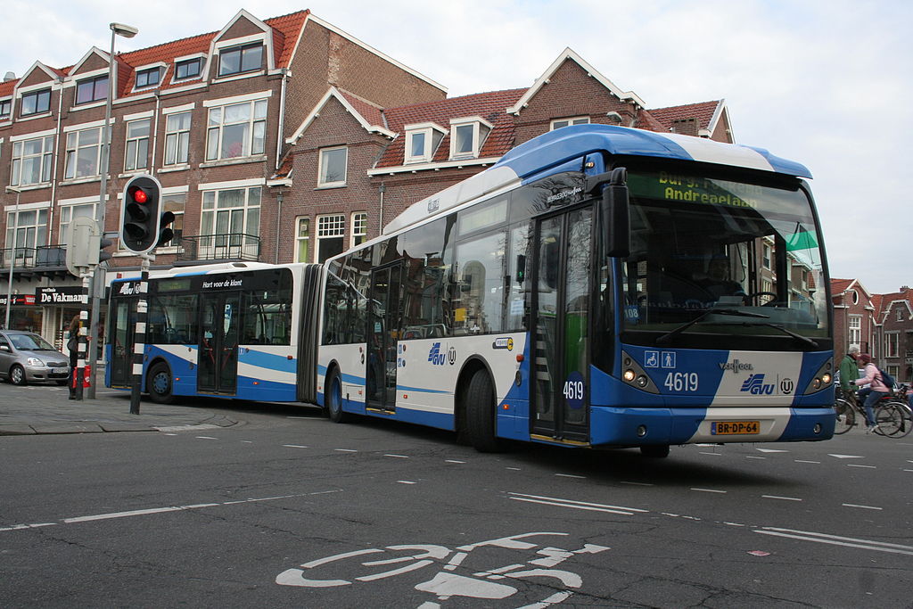 Új homlokfalas, Van Hool newAG 300-as Utrechtben<br/>(fotó: Wikipedia)