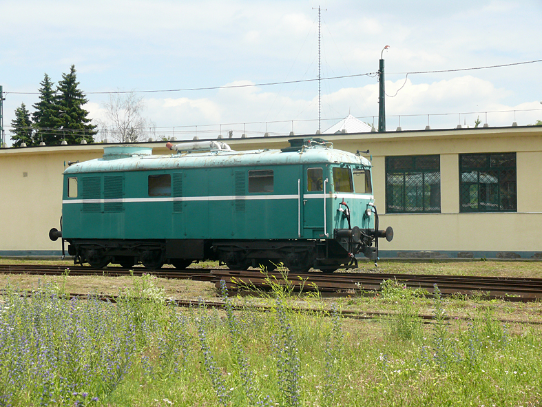 A 43-as mozdony Szentendrén, a Városi Tömegközlekedési Múzeum udvarán<br>(Kemsei Zoltán felvételei)
