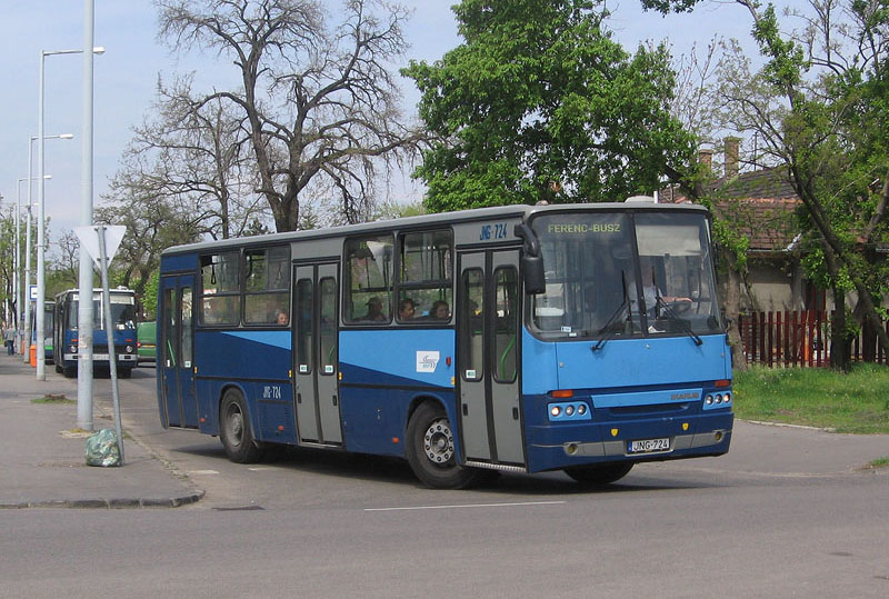 Még az eredeti fényezésével 2008-ban, a Ferenc-buszon (fotó: Ács Attila)