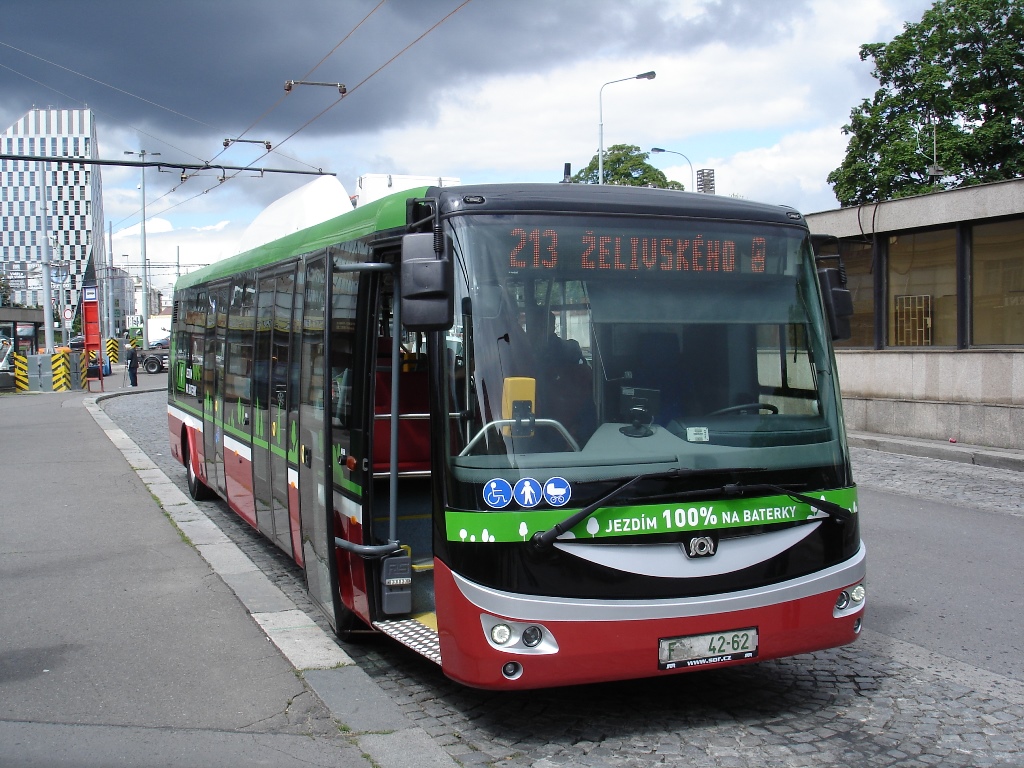 SOR EBN 11 elektromos autóbusz tesztje Prágában – ezt a típust rendelte Hradec Králové<br>A képre kattintva fotógaléria nyílik<br>(forrás: DPP)