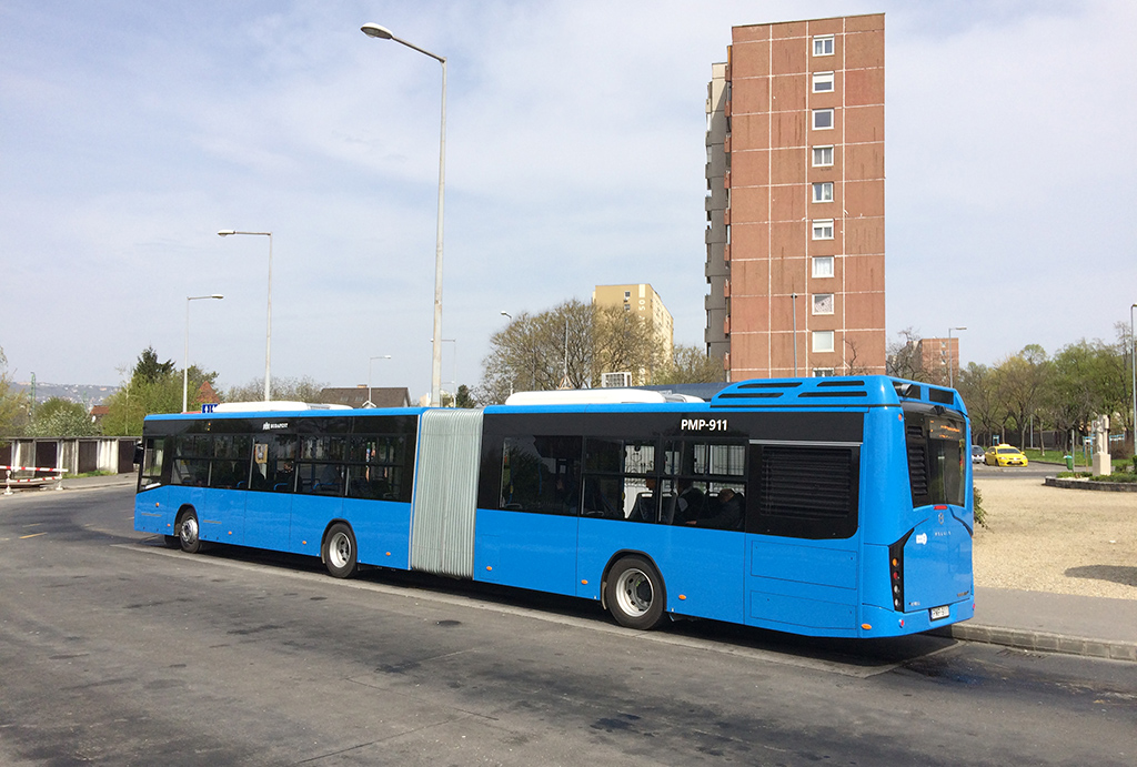 Az Ikarus Egyedi nevet használó Kft a Modulo M168D típusú buszaival lassan már mindenki számára vállalhatatlan lesz (fotó: Ács Attila)