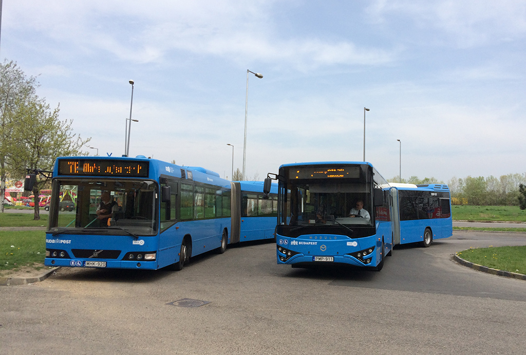 Első blikkre ki gondolná, hogy a két busz közöt 18 év a különbség?