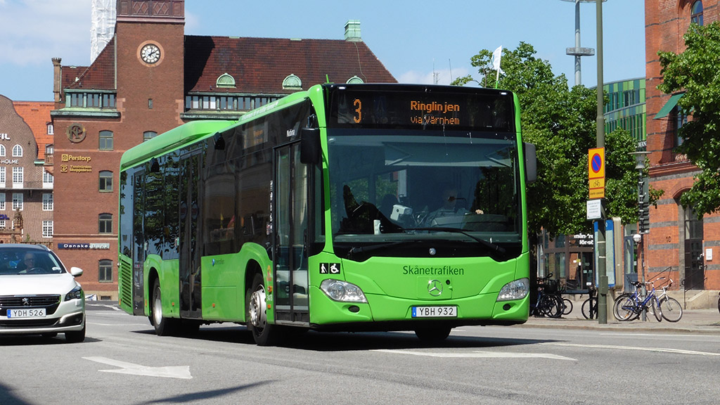 A városban a buszok nagy része gázüzemű, a húsz Mercedes Citaro LE a kivételek közé tartozik, ezekbe biodízelt tankolnak (fotók: Ács Attila)