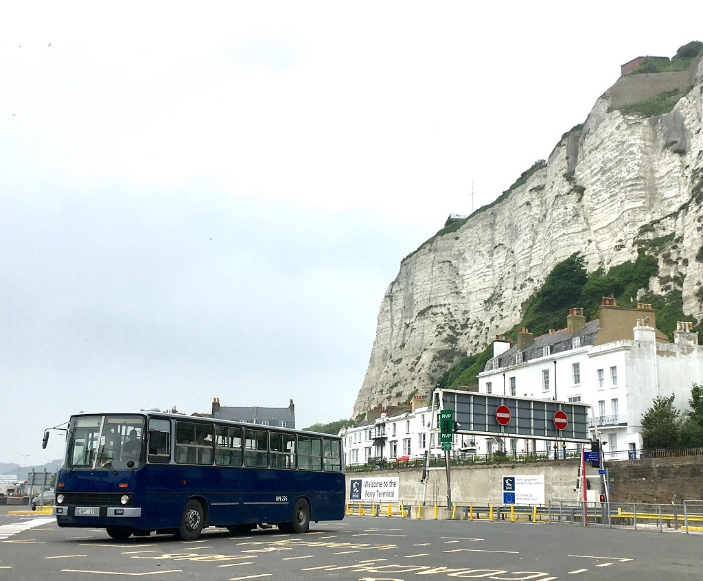 Az angliai Dover: itt se sűrűn járt még BKV busz. A képre kattintva galéria nyílik!