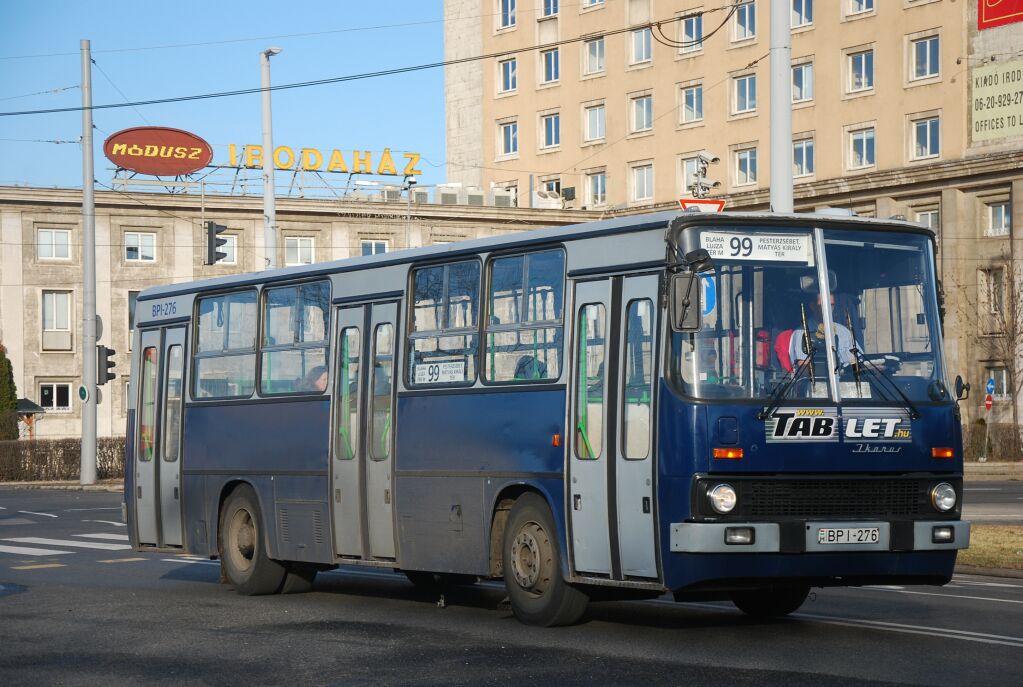 A BPI-276 még aktív korában. 1990-es gyártás, közel harminc éves budapesti pályafutása során szinte mindenhol előfordult, de Dél-Pesten ért véget a karriere tavaly augusztusban, innen egy kereskedő vásárolta meg (fotó: Bohus Dávid)