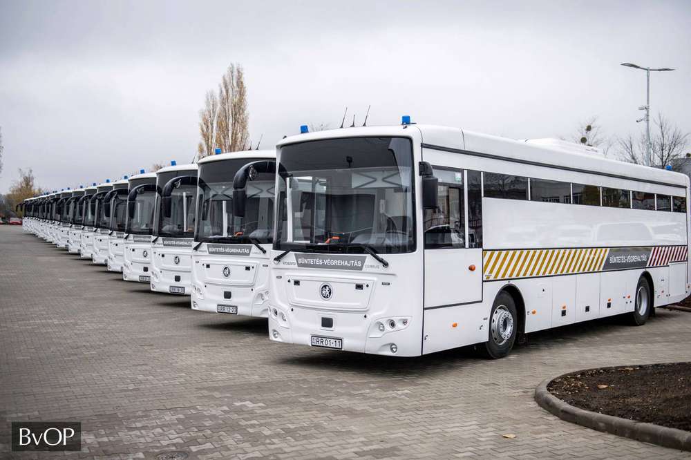 A Büntetés-végrehajtás járműflottája összesen tizennyolc rabszállítóval és busszal bővült (kép forrása: BvOP)