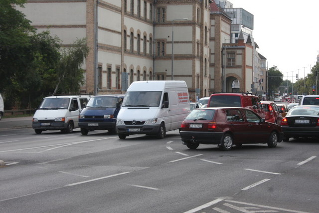 Ötvenkét csomópontnál változik meg Debrecen közlekedése a következő három év alatt, továbbá két belvárosi útvonalat egyirányúsítanak