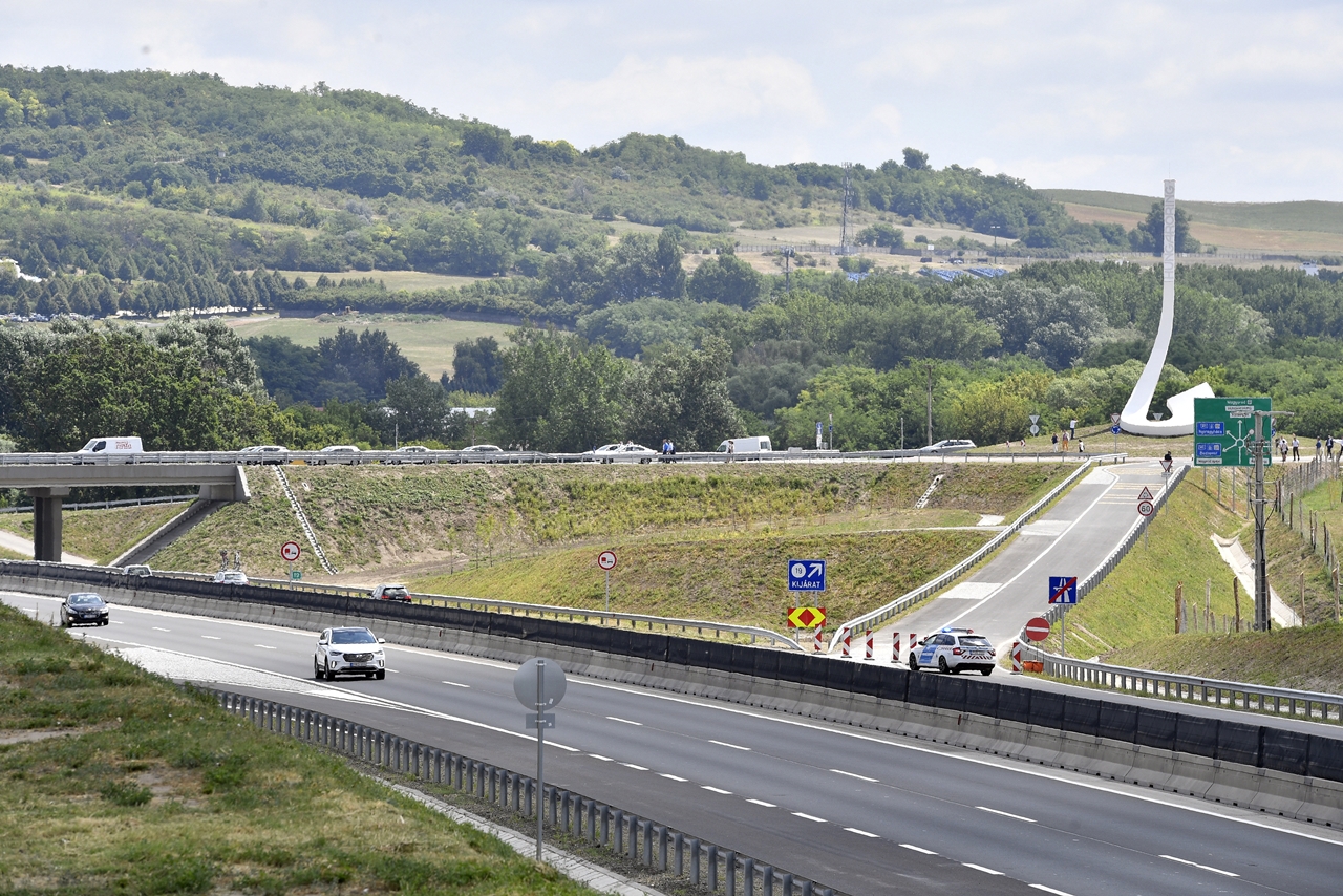 A Mogyoród és Fót megközelítését szolgáló új M3 autópálya-csomópont Mogyoródnál (fotó: MTI/Máthé Zoltán)