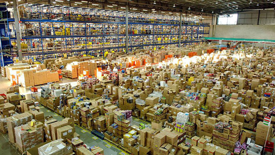 Jócskán bővíti a dolgozók számát az Amazon a megnövekedett e-kereskedelmi igények okán (kép forrása: intellinews.com)