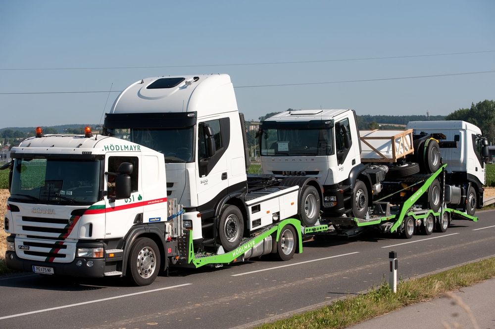 Története során először lépte át az ezret a tehergépjármű-sofőrök száma a Hödlmayrnél (fotó: www.hoedlmayr.com)