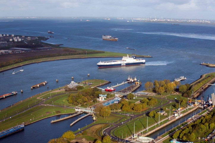 Bővül a genti Kluizendok szolgáltatási területe: a török Ekol Logistics és a belga Transuniverse Forwarding hoz létre multimodális központot (kép forrása: vesselfinder.com)