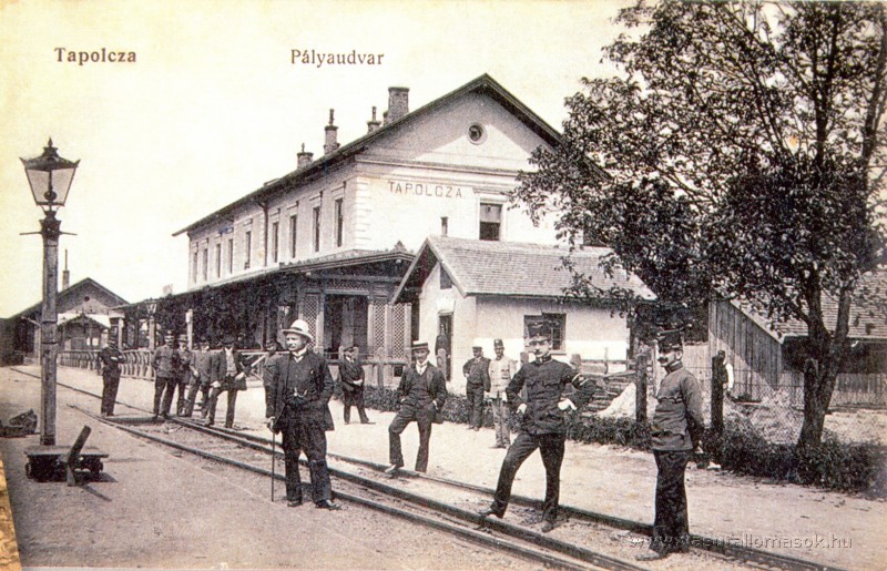 Képeslap a huszadik század elejéről (forrás: www.vasutallomasok.hu