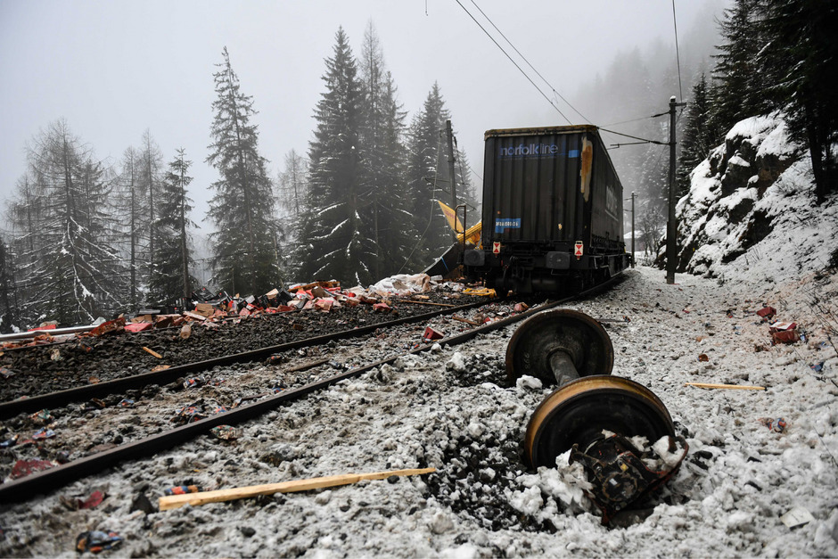 Kellemetlen időjárási és forgalmi viszonyok a Brenner-vonalon (fotók forrása: tt.com)