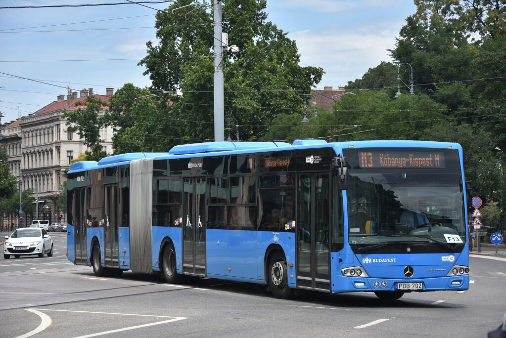 Hétvégente a Lehel tér és Kőbánya-Kispest között pótlóbuszra kell szállni az M3-as metróvonal felújítása miatt (fotó: Bohus Dávid)
