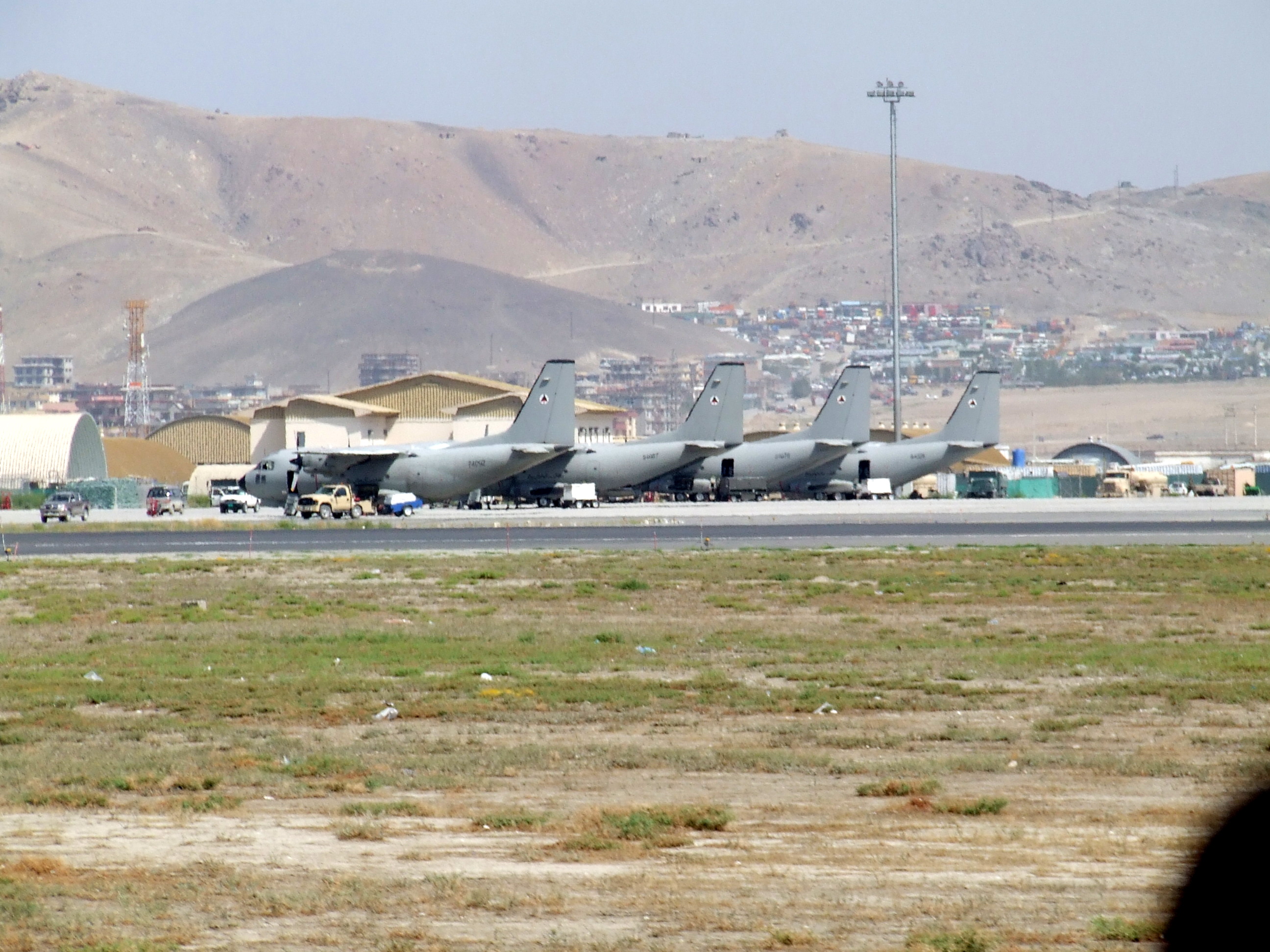 Afgán C-27A Spartanok repülésre várva