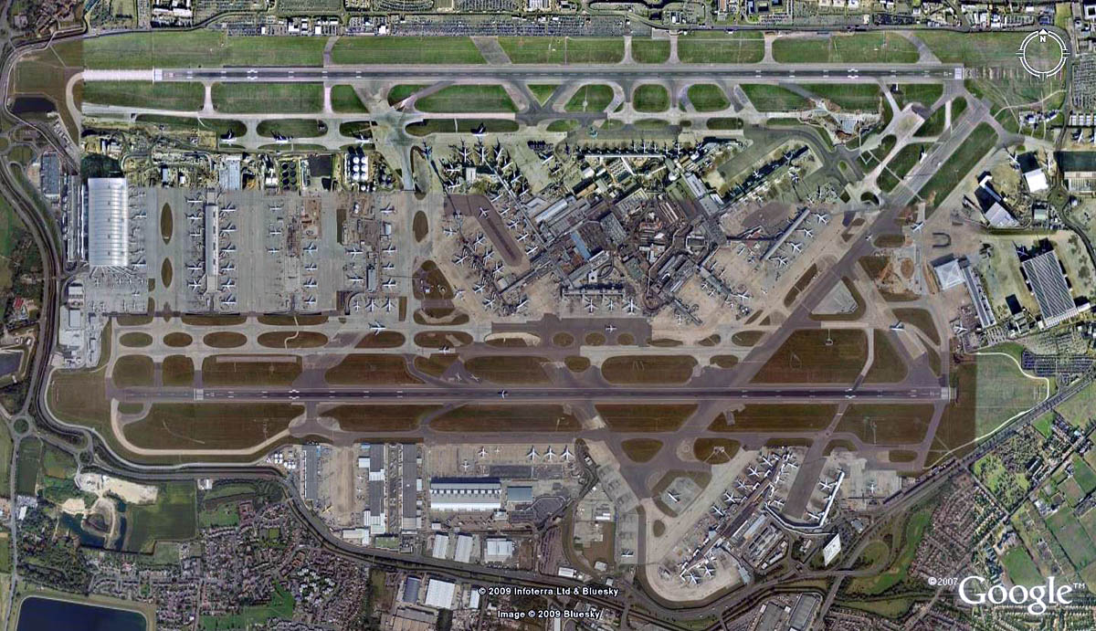 A világ egyik legforgalmasabb repülőtere felülről <br>(fotó: Google Maps)