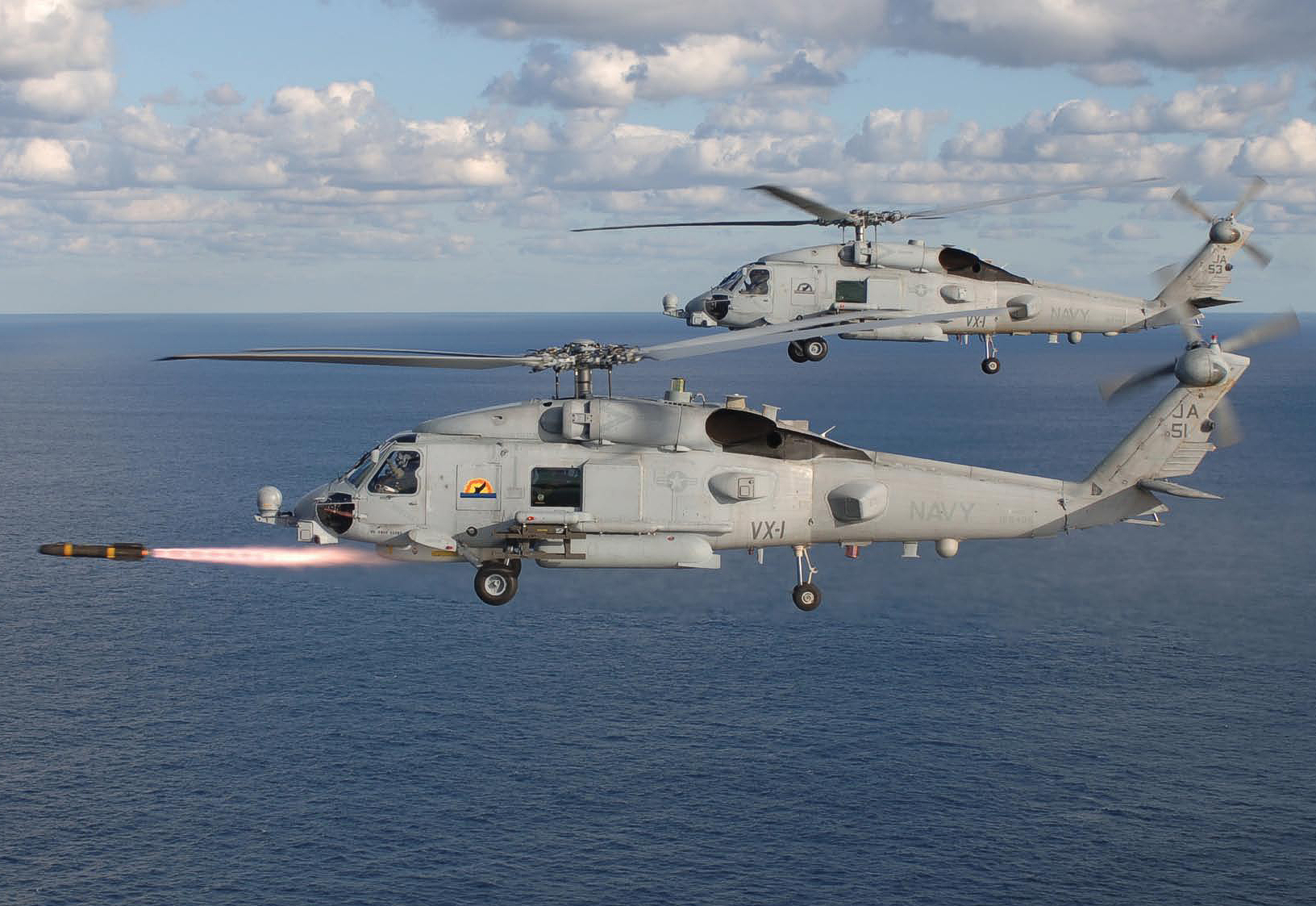 MH-60R-géppár akció közben <br>(fotó: navy.mil)