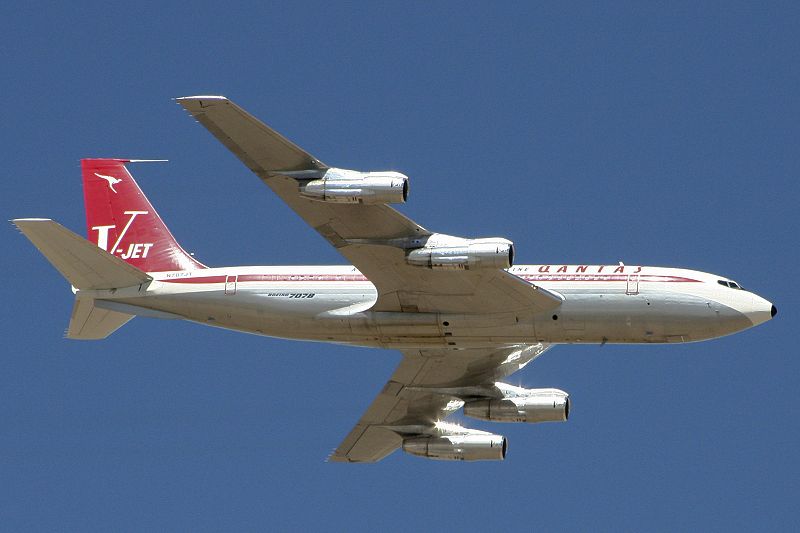 A légiközlekedési igazi alaptípusából, a Boeing 707-esből jónéhány ma is repül