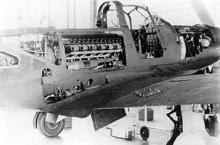 A P–39-es motorja a kabin mögött