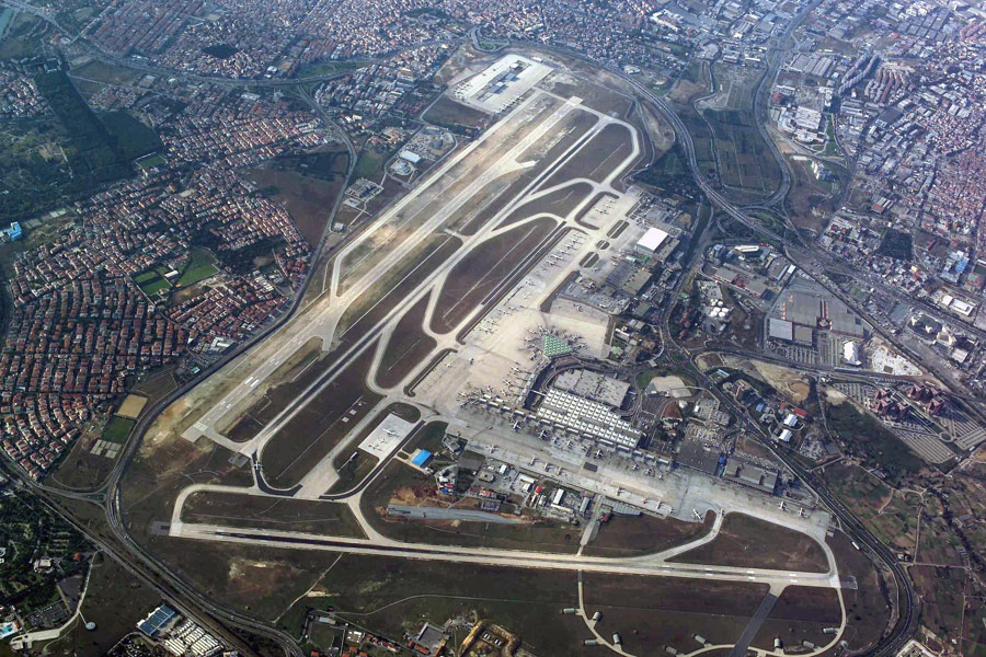 Légifelvétel az Atatürk repülőtérről: valóban nincs már hely bővítésre
