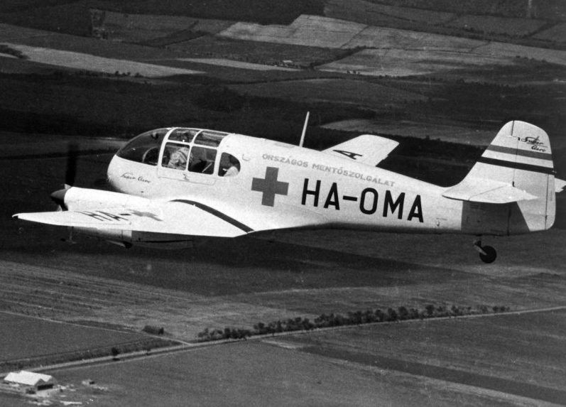 A szolgálat első Super Aeroja. A gépet – a HA-OMB-vel együtt – 1957. december 20-án vette át Csehszlovákiában Wittinger Kálmán