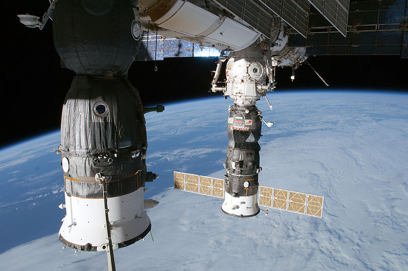 Orosz űrhajók az ISS-hez dokkolva 