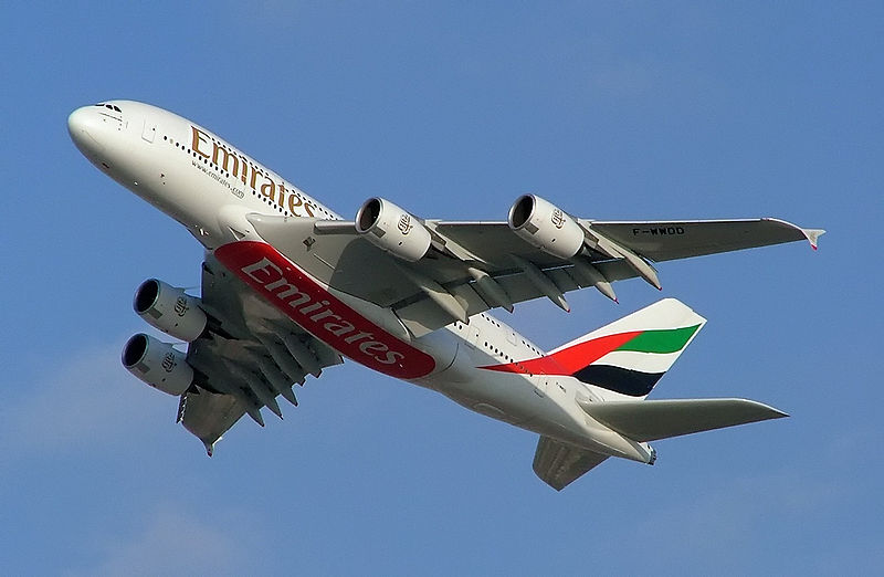 Az Emirates zászlóshajója az A380 <br>(fotók: Flightglobal, Juergen Lehle, wikimedia)