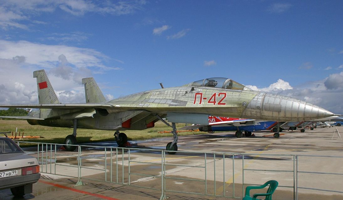 A rekorder gép egy későbbi kiállításon <br>(fotó: Szergej Rjabcev, airliners.net)