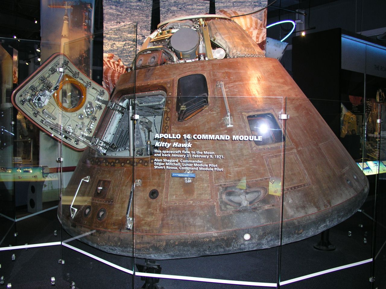 Az Apolló 14 parancsnoki kabinja azóta múzeumi tárgy, vajon mellé kerül a vele földetért kamera is?