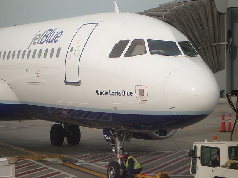 A következő büntetést a JetBlue kapja: hét órán át voltak az utasok bezárva az A320-asba