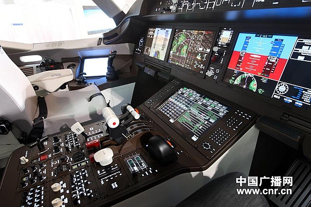 A C919 makett pilótafülkéje <br>(fotó: cnr.cn)