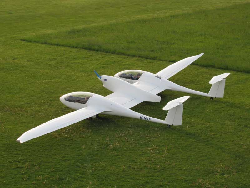 Két vitorlázóból egy elektromos repülőgép, a Taurus G-4