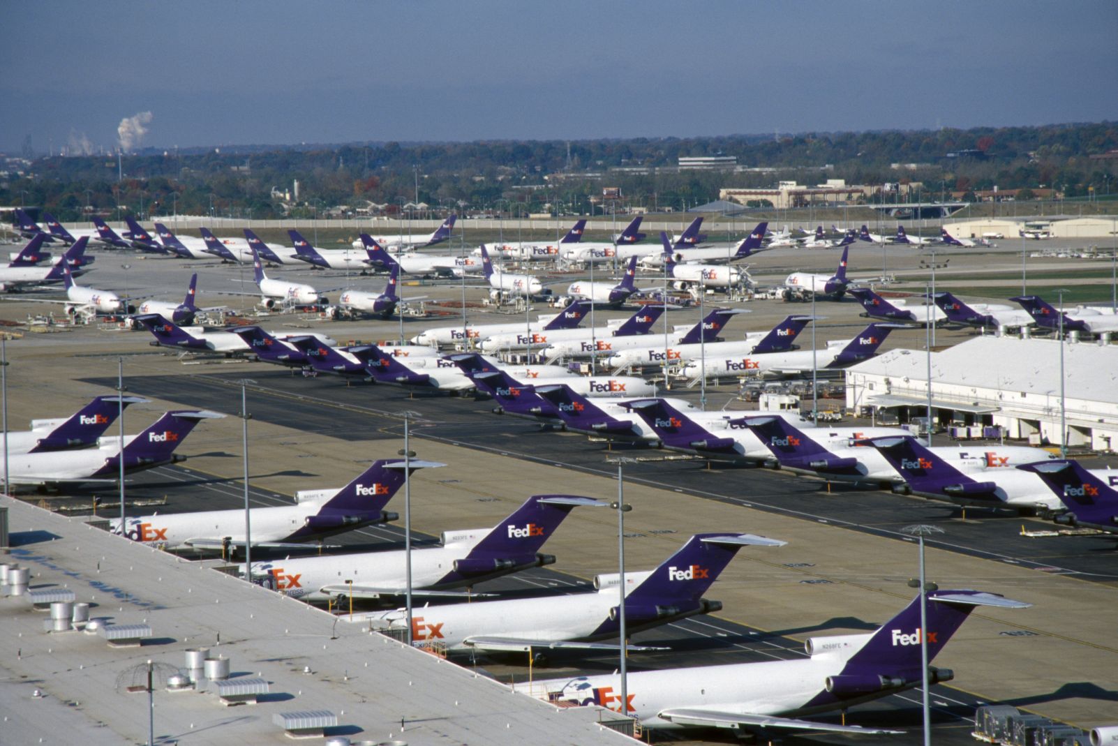 A hatalmas FedEx-flotta egy része Memphisben: a géppark jócskán elöregedett <br>(fotók: FedEx)